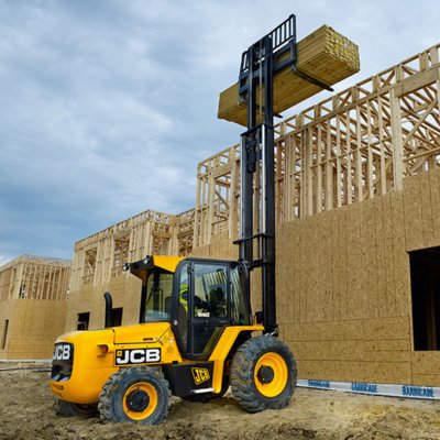 Forklift unloading machinery and industrial equipment in Epping